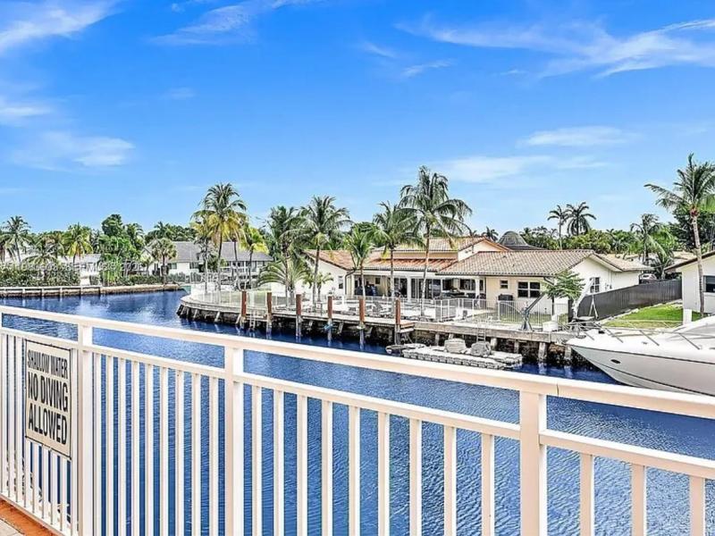 Apartment for rent at Waterside Towers 103