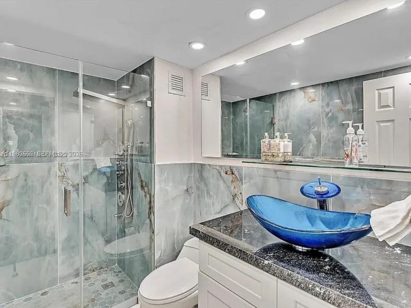 Apartment for rent at Waterside Towers 103