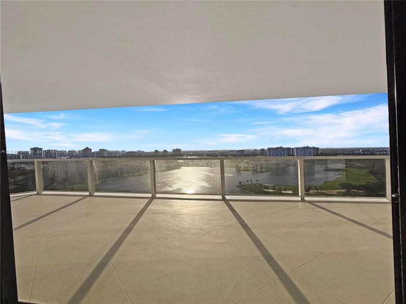 Comprar apartamento en Hamptons West 2409
