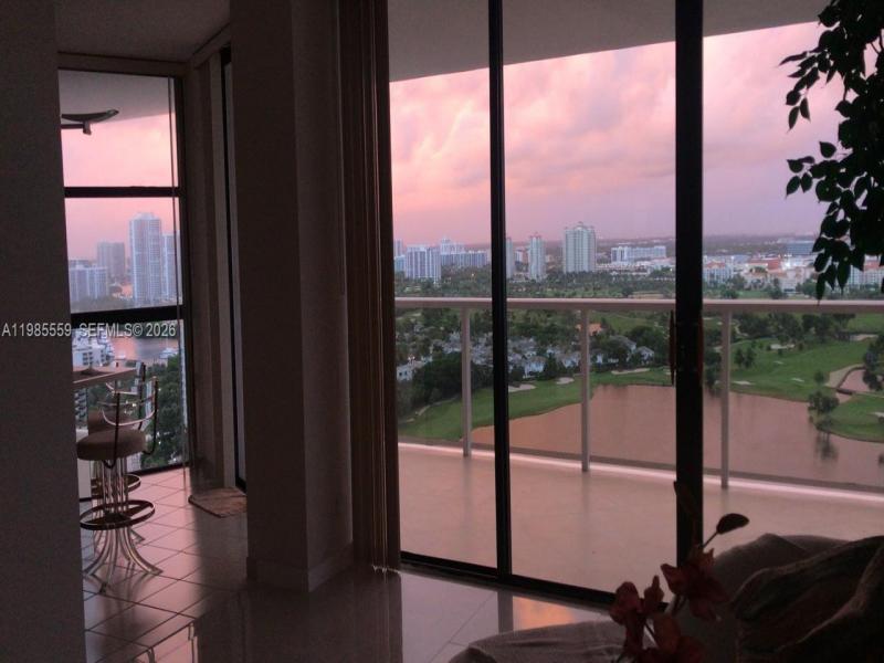 Comprar apartamento en Hamptons West 2409