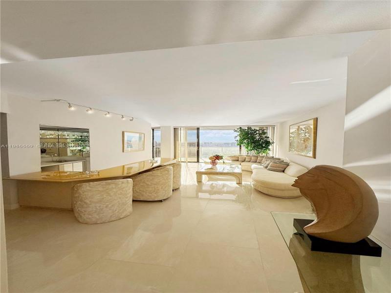 Comprar apartamento en Hamptons West 2409