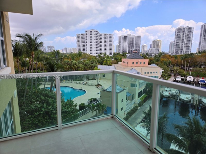 Condo for sale at Aventura Marina 606