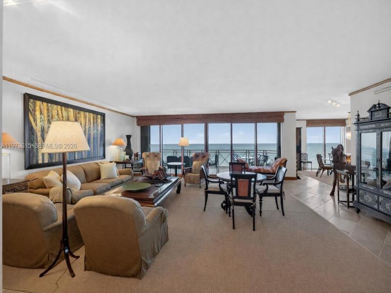 Comprar apartamento en Grand Bay Tower 801