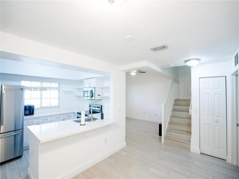 Property photo # 6