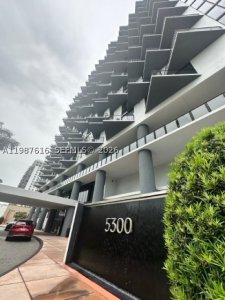 5300 Paseo Apt #409