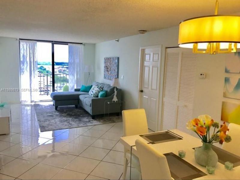 Condo for sale at Winston Towers 1507