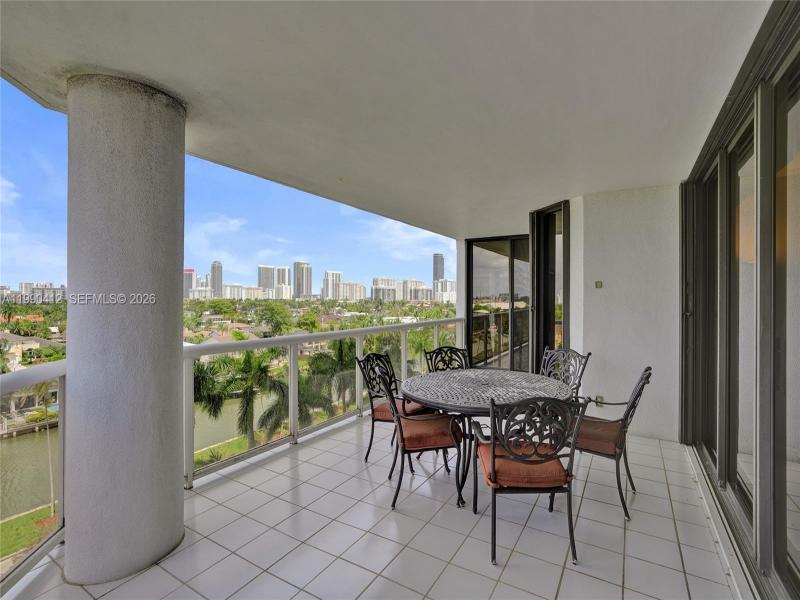 Comprar apartamento en Harbor Tower at Waterways 702