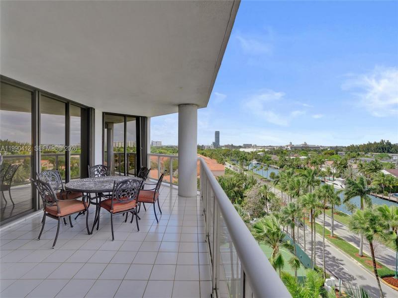 Comprar apartamento en Harbor Tower at Waterways 702
