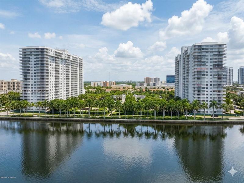 Condo for sale at Admirals Port Condos 906E