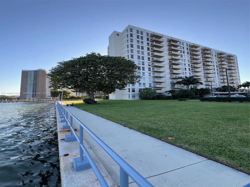 Condo for sale at Clipper 11M