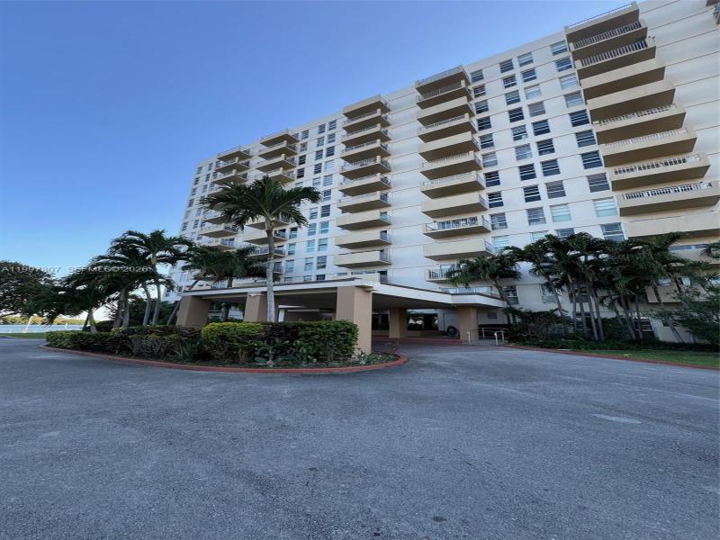 Condo for sale at Clipper 11M