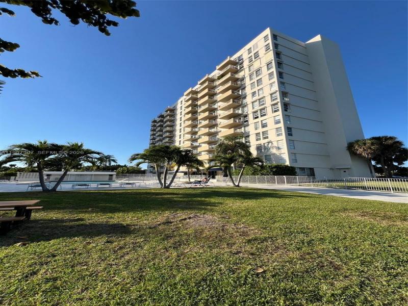 Condo for sale at Clipper 11M
