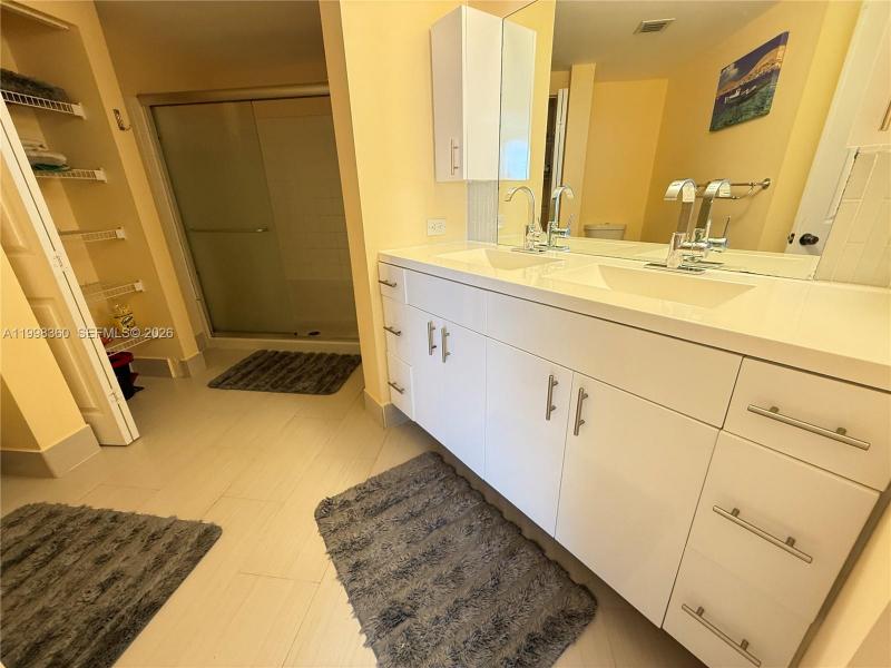 Alquiler de apartamento en Porto Bellagio 1502