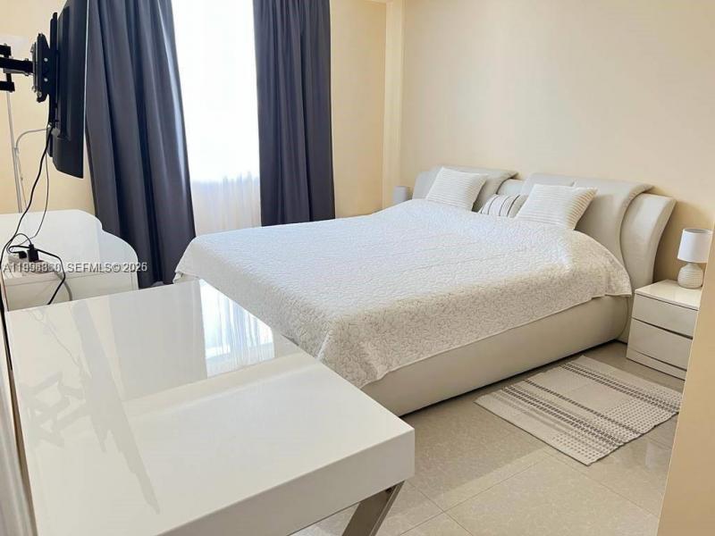 Alquiler de apartamento en Porto Bellagio 1502