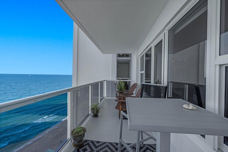 Condo for sale at Royal Ambassador 1205
