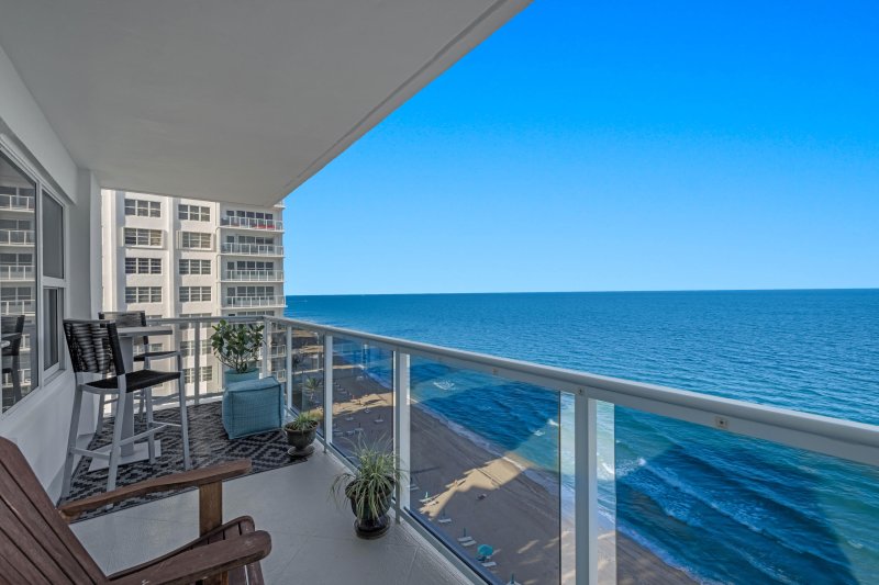 Condo for sale at Royal Ambassador 1205