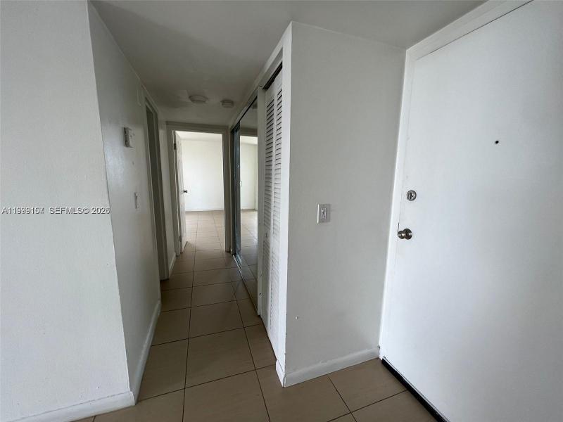 Apartment for rent at Sailboat Cay 1402