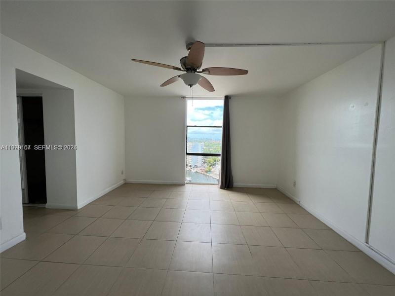Apartment for rent at Sailboat Cay 1402