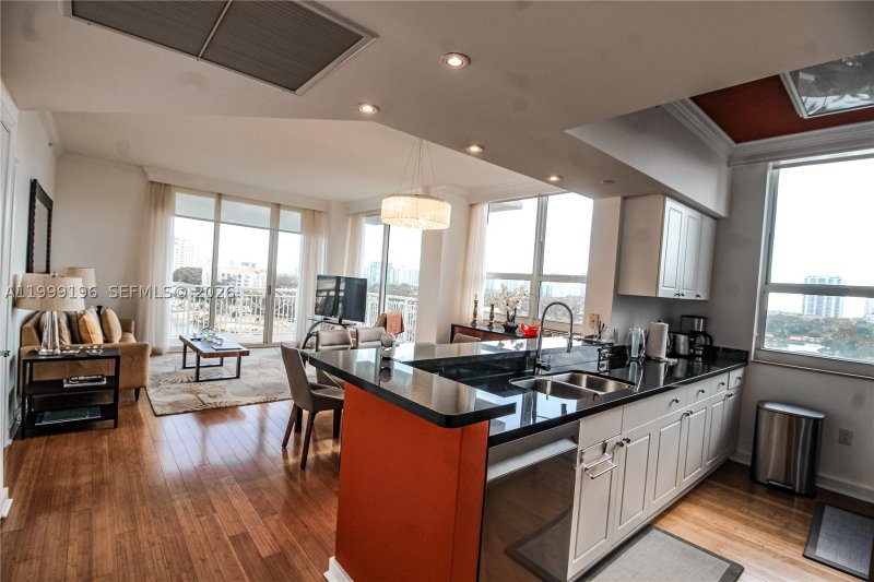Condo for sale at Turnberry On The Green 1014