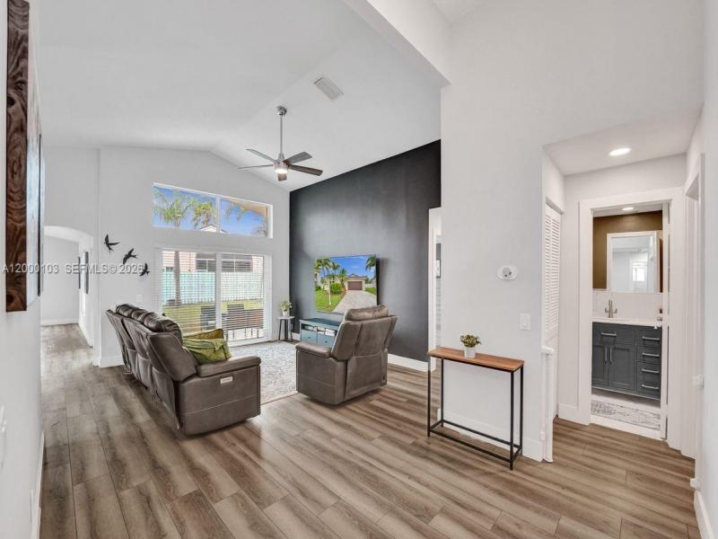 Property photo # 4