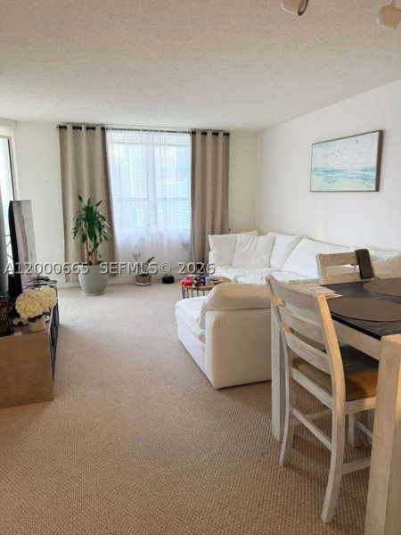 Comprar apartamento no Courvoisier Courts 1501