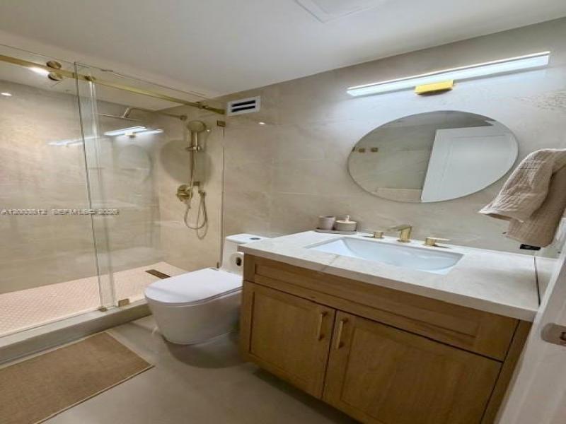 Condo for sale at The Wave Condo 833