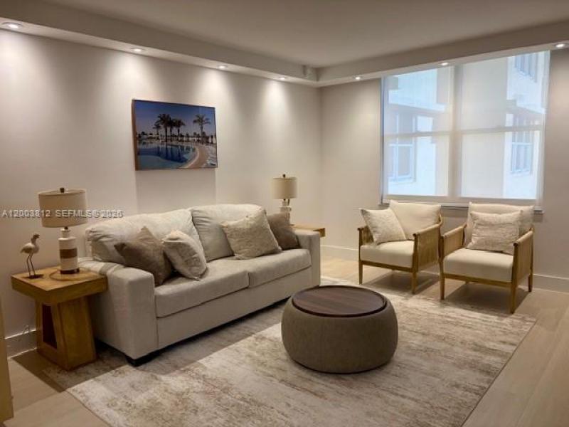 Condo for sale at The Wave Condo 833
