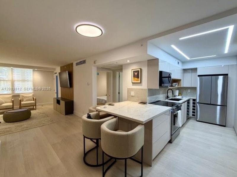 Condo for sale at The Wave Condo 833
