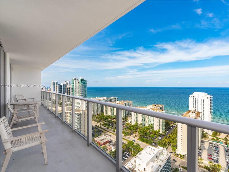 Comprar apartamento no Hyde Beach House R2905