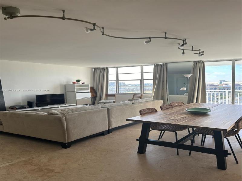 Comprar apartamento en Bayview Towers B811