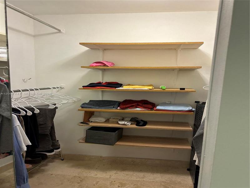 Comprar apartamento en Bayview Towers B811