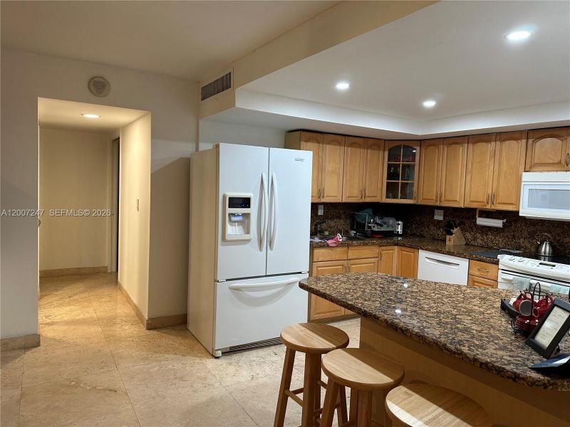 Comprar apartamento en Bayview Towers B811