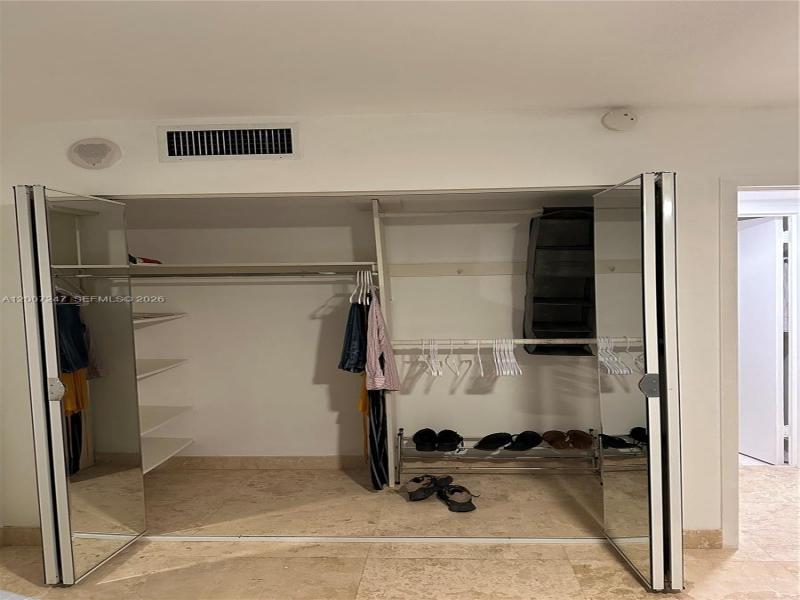 Comprar apartamento en Bayview Towers B811