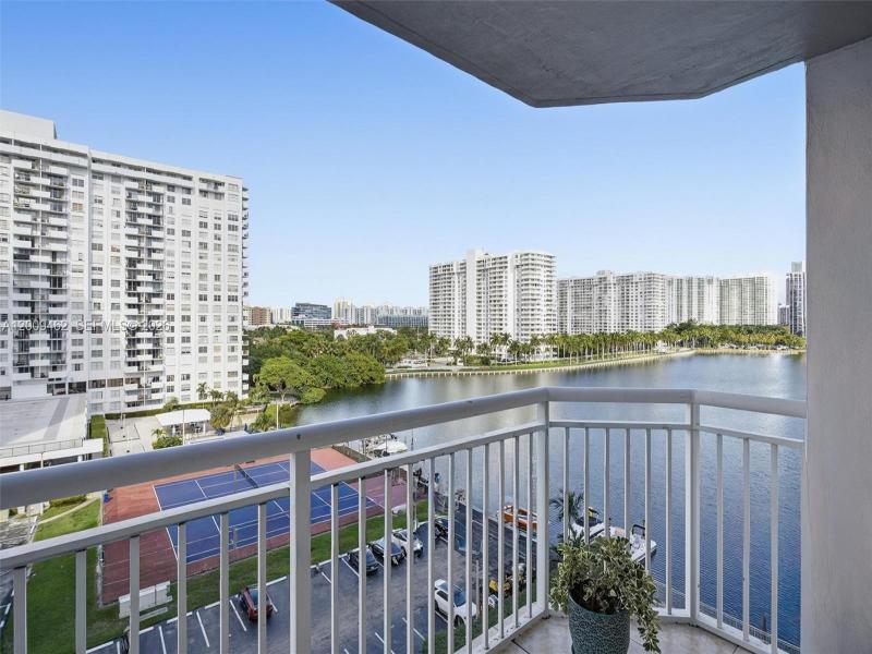 Comprar apartamento en Del Prado South Tower 802