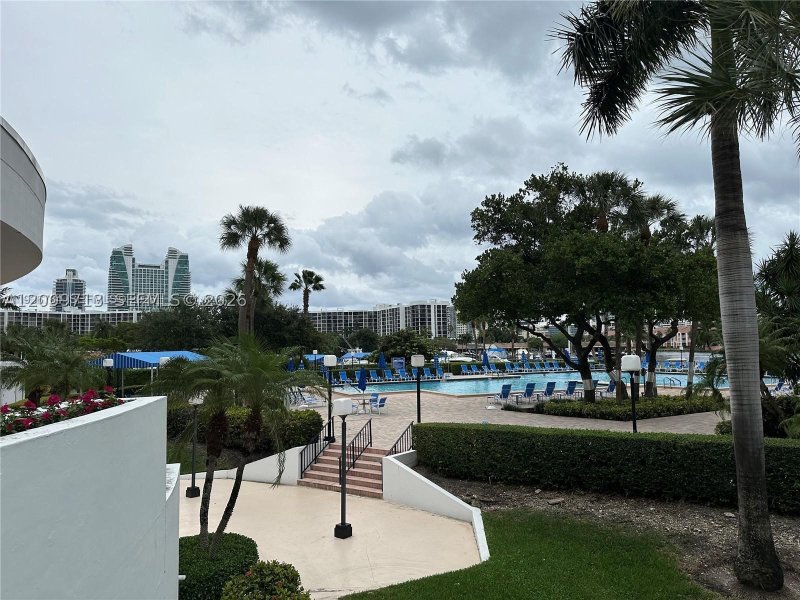 Condo for sale at Olympus Towers 1402