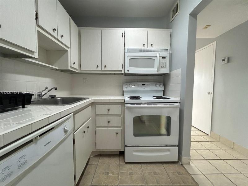 Condo for sale at Triton Towers 1040