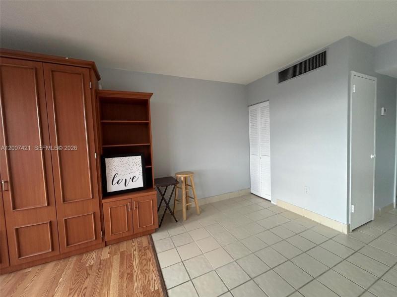 Condo for sale at Triton Towers 1040