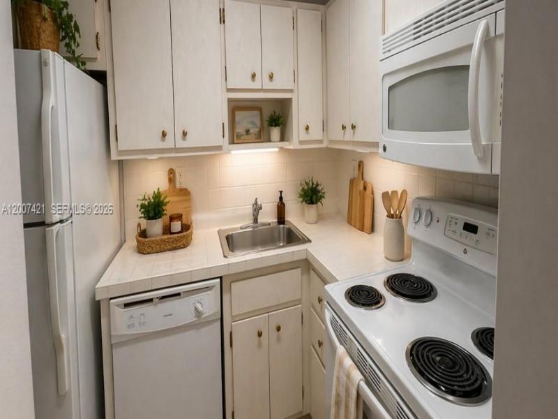 Condo for sale at Triton Towers 1040