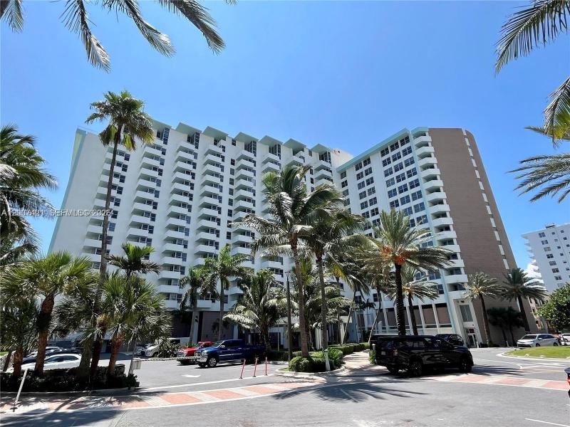 Condo for sale at Triton Towers 1040