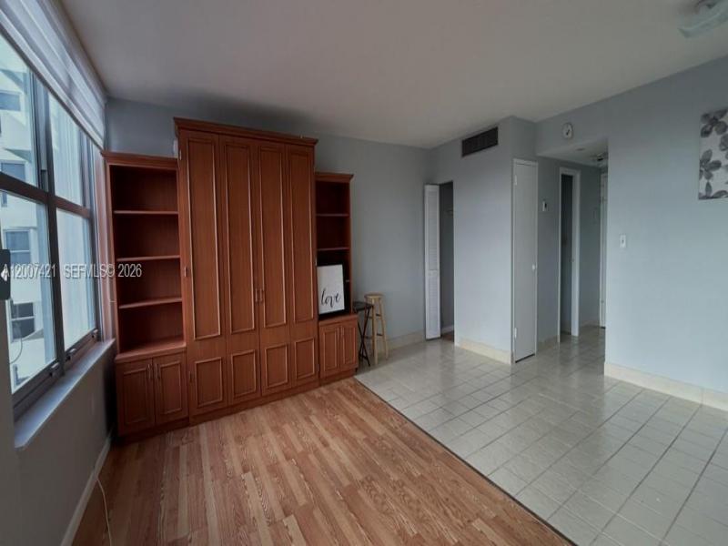 Condo for sale at Triton Towers 1040
