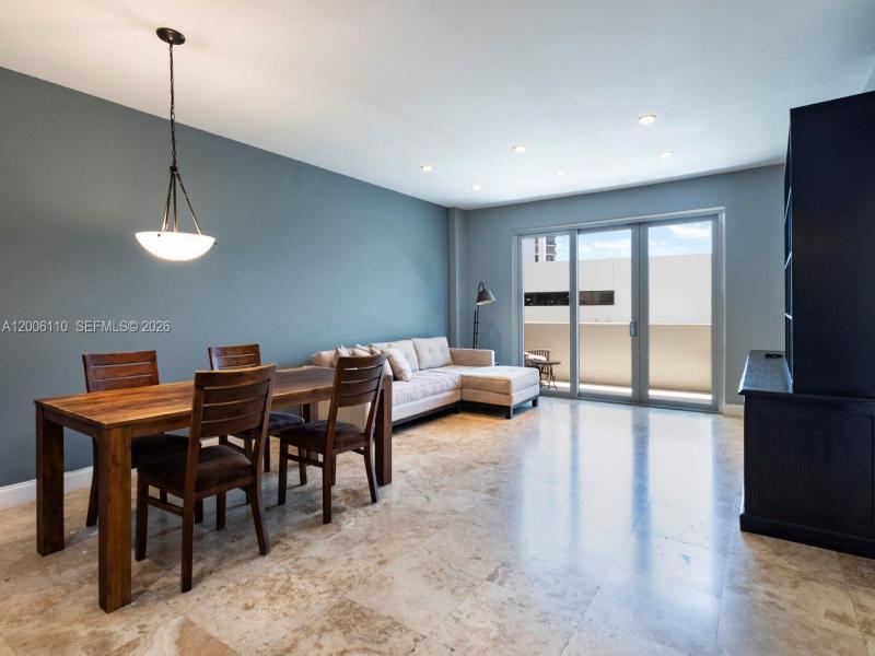 Condo for sale at Island Terrace LE