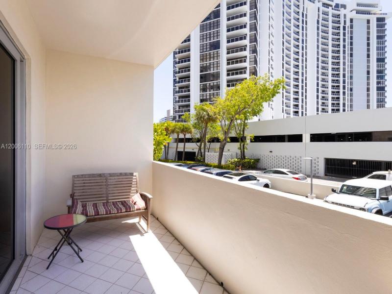 Condo for sale at Island Terrace LE