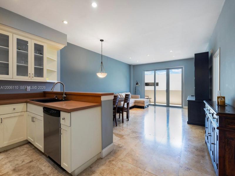 Island Terrace Apt #LE