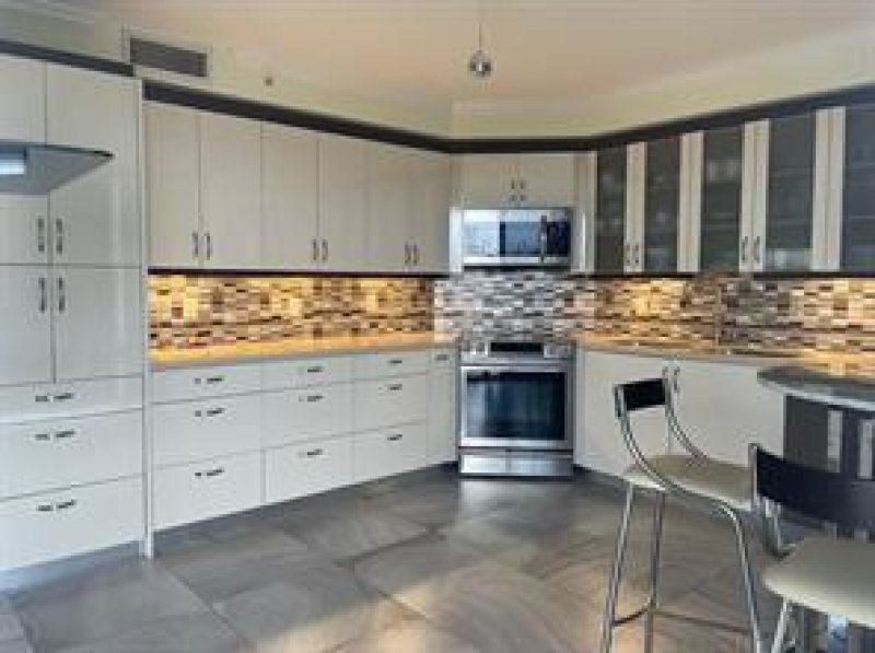 Condo for sale at The Pinnacle 806