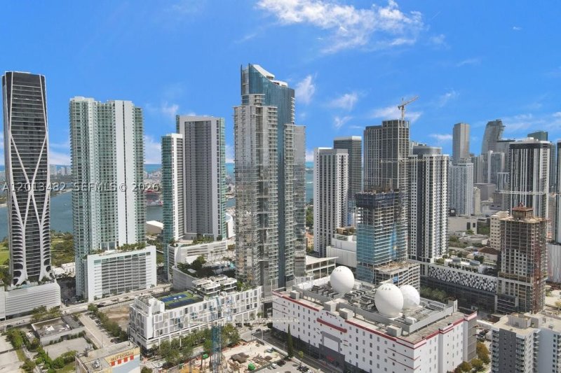 Apartment for rent at Paramount Miami WorldCenter 2900