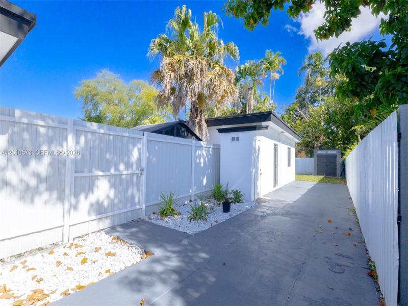 Property photo # 8