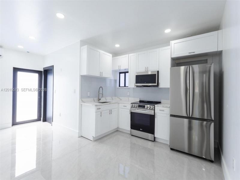 Property photo # 0