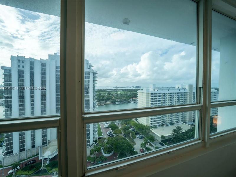 Comprar apartamento en Castle Beach Club 1718