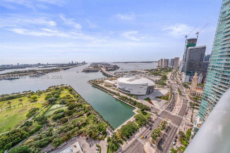 Apartment for rent at 900 Biscayne 4006