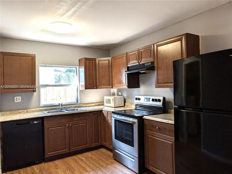 Property photo # 4